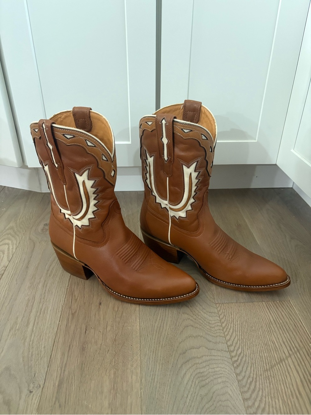 Tecovas Jolene Caramel / Bone Brown Western Embroidered Heeled Boots size 9.5